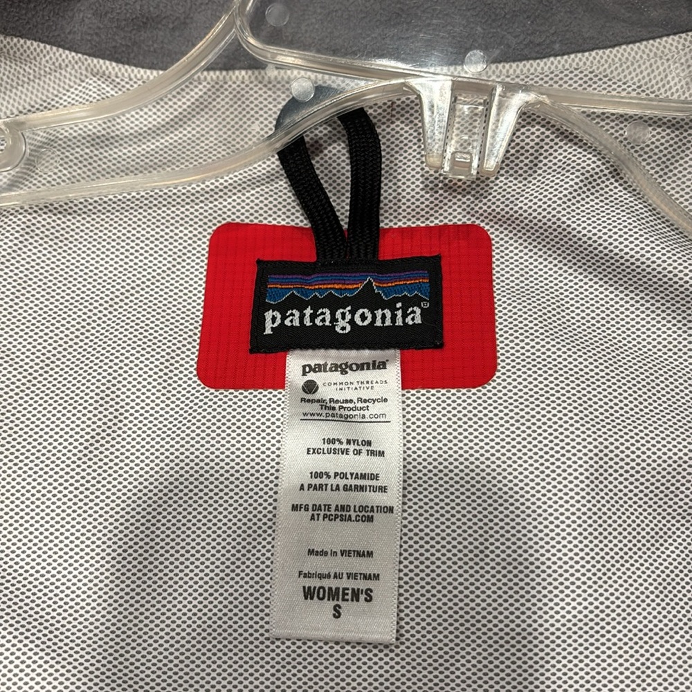 Patagonia Torrentshell H2NO Hooded Rain Jacket Waterproof Nylon Red Delicious - Picture 11 of 15